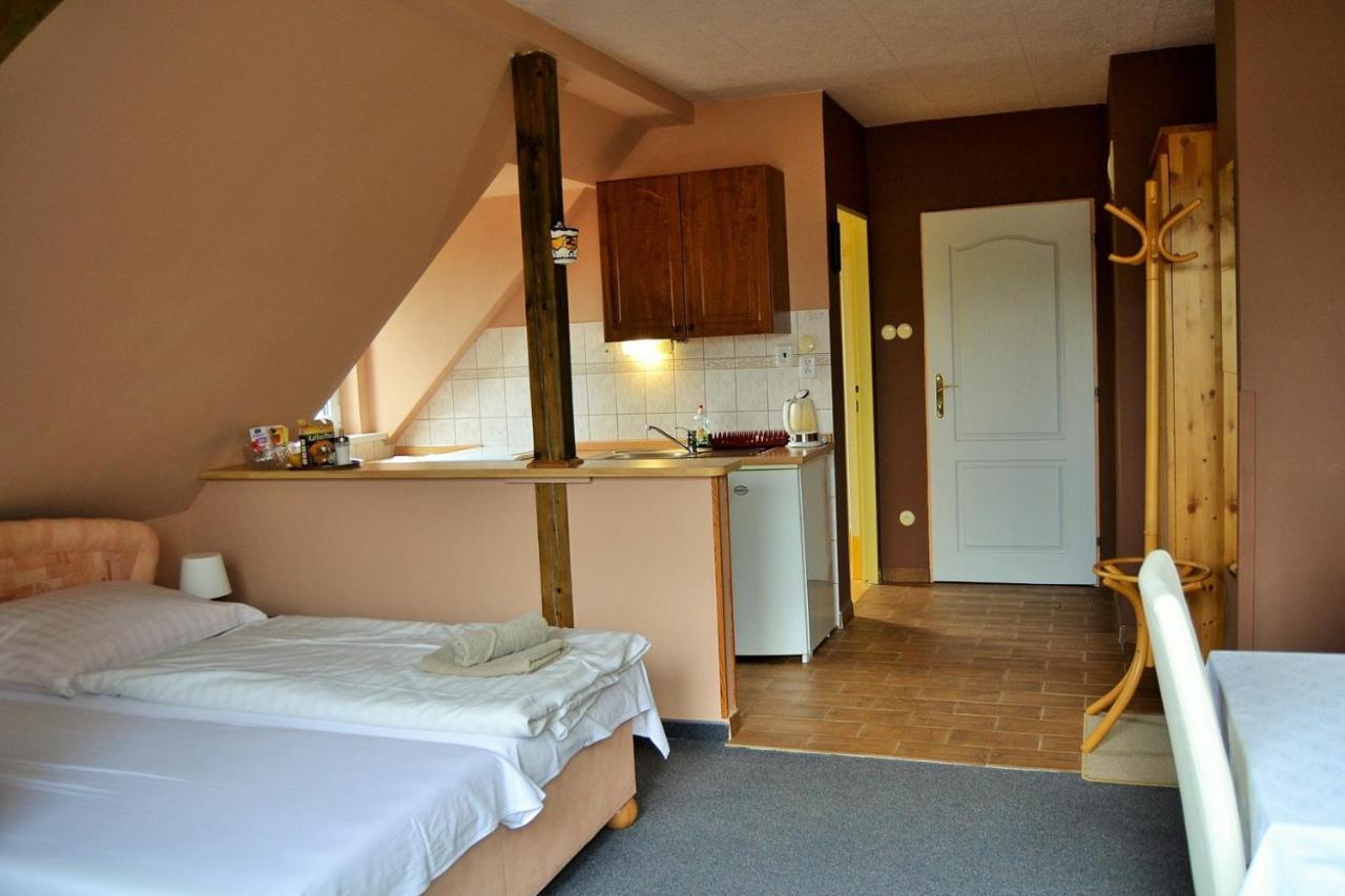 Apartments Nicol Karlovy Vary Luaran gambar