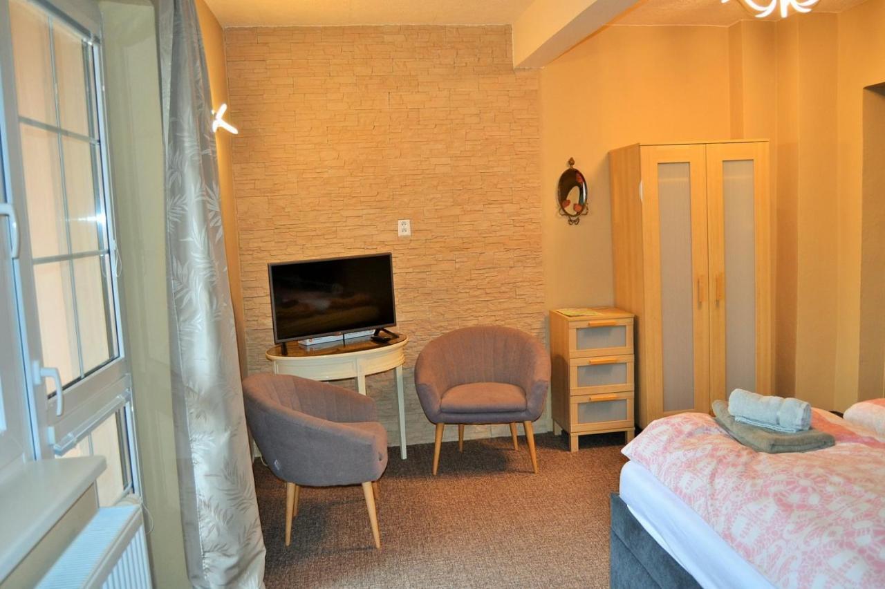 Apartments Nicol Karlovy Vary Luaran gambar
